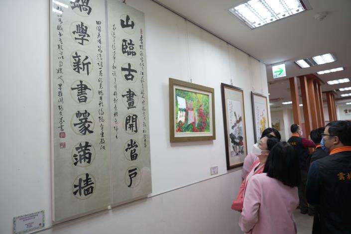 青溪藝展啟航，榮家共賞精彩，文化傳承不息。(記者廖承恩翻攝)
