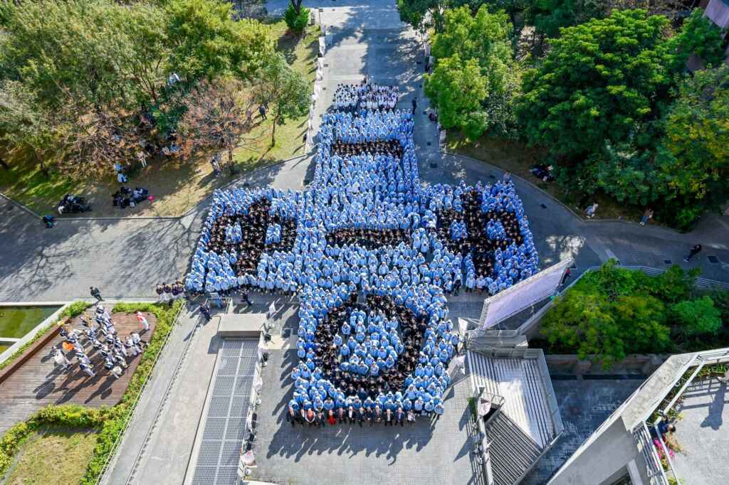 ▲臺中一中排字空拍。（記者林明佑翻攝）