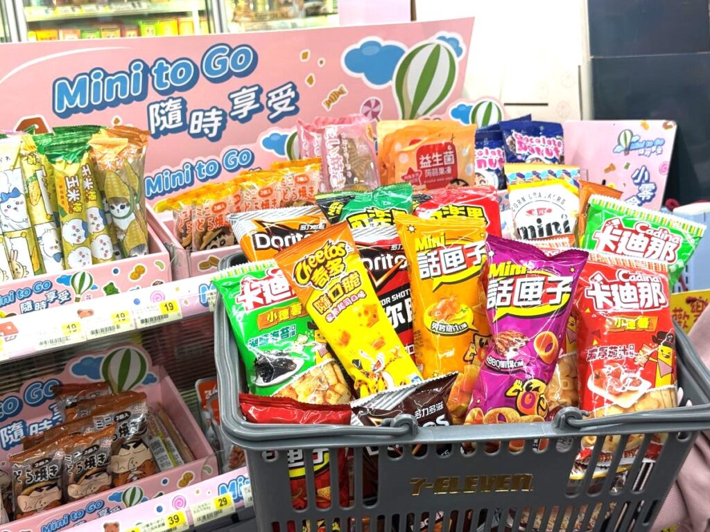 7-ELEVEN開發「mini to go」小零食結構，整合人氣肖像、下酒零嘴等開發逾30多樣豐富零食選擇