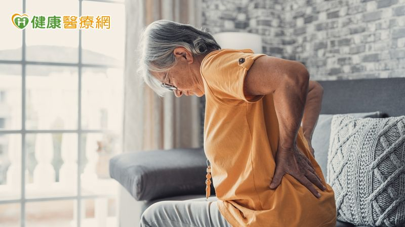 老婦椎間盤突出飽受「坐骨神經痛」 「1微創減壓」手術緩解疼痛