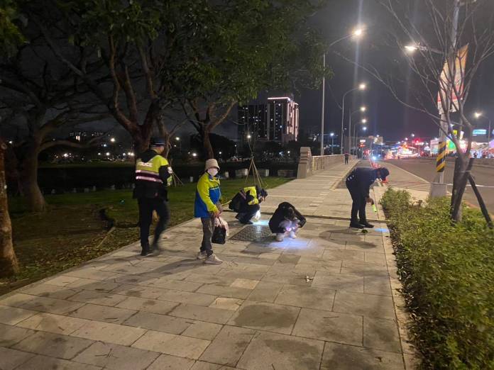 老婦摔倒跌斷門牙!桃警暖心找回助就醫 63 2072575