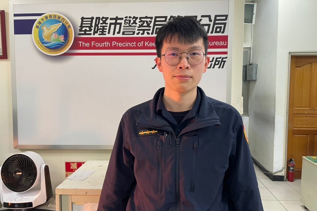 迷途童驚恐無助  基警暖心協助回家