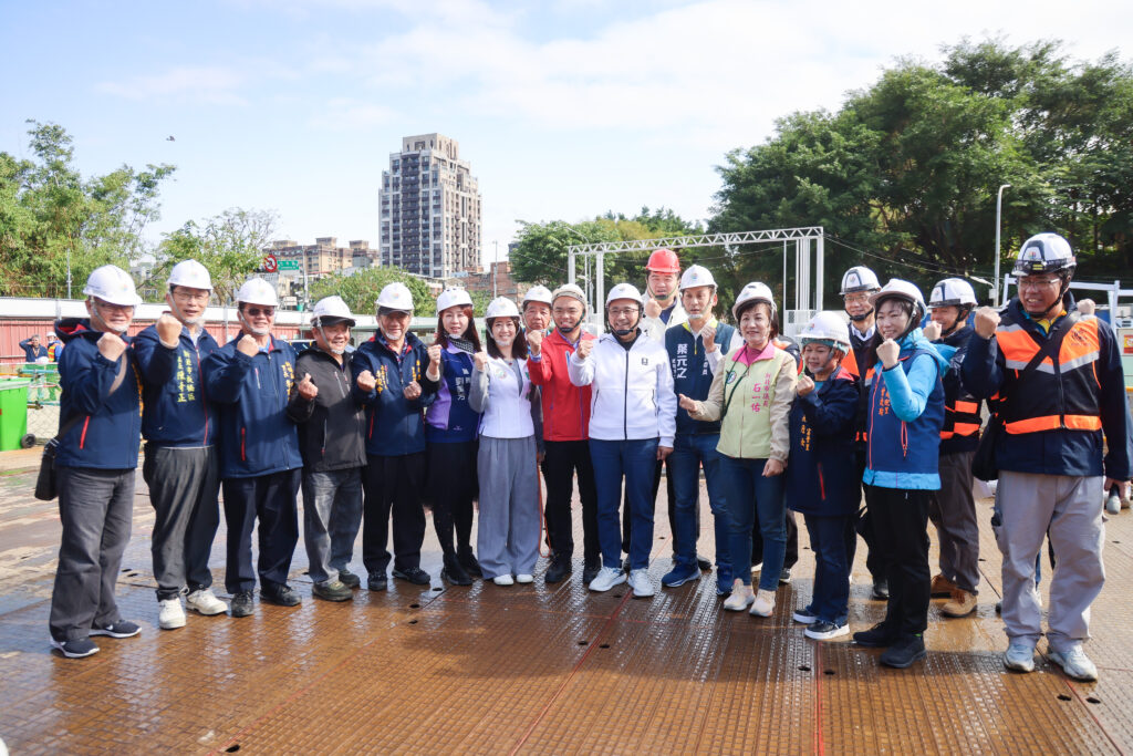 視察板橋第二國民運動中心工程　 侯友宜：持續規劃延續市民熱愛運動風氣