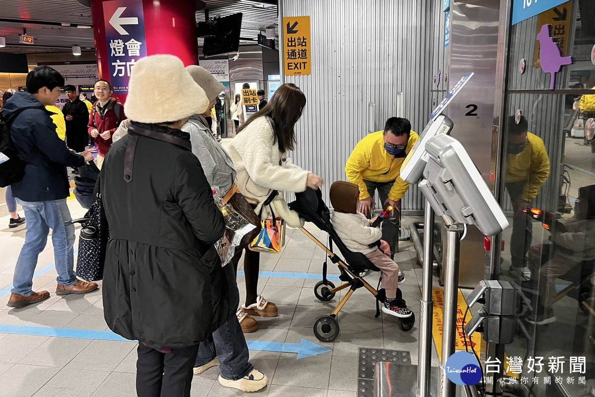 桃捷周六尖峰運量創史上最高,總運量21萬7234人次達營運次高。<br /><br />