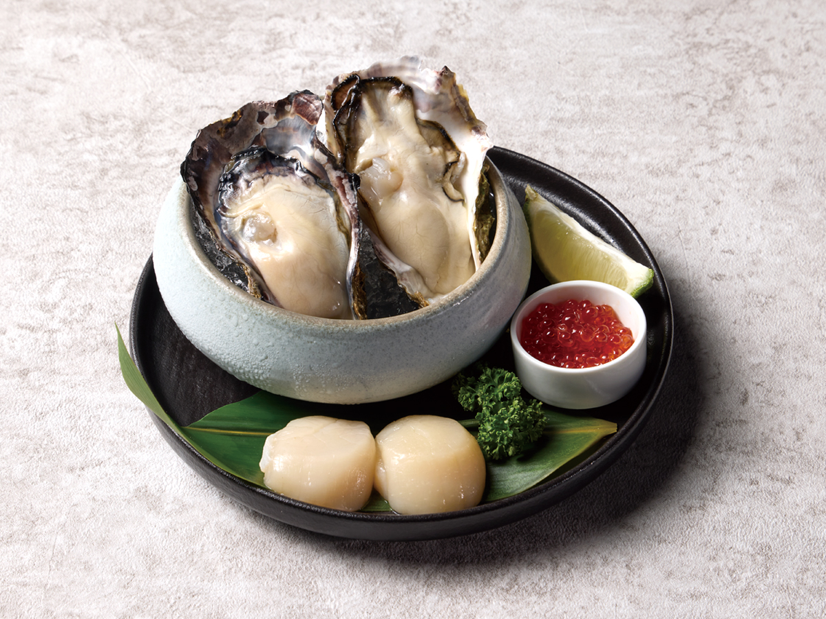 活動期間到「Oh my!原燒」加價299元就能大啖迎春海味（新鮮牡蠣、干貝和鮭魚卵）