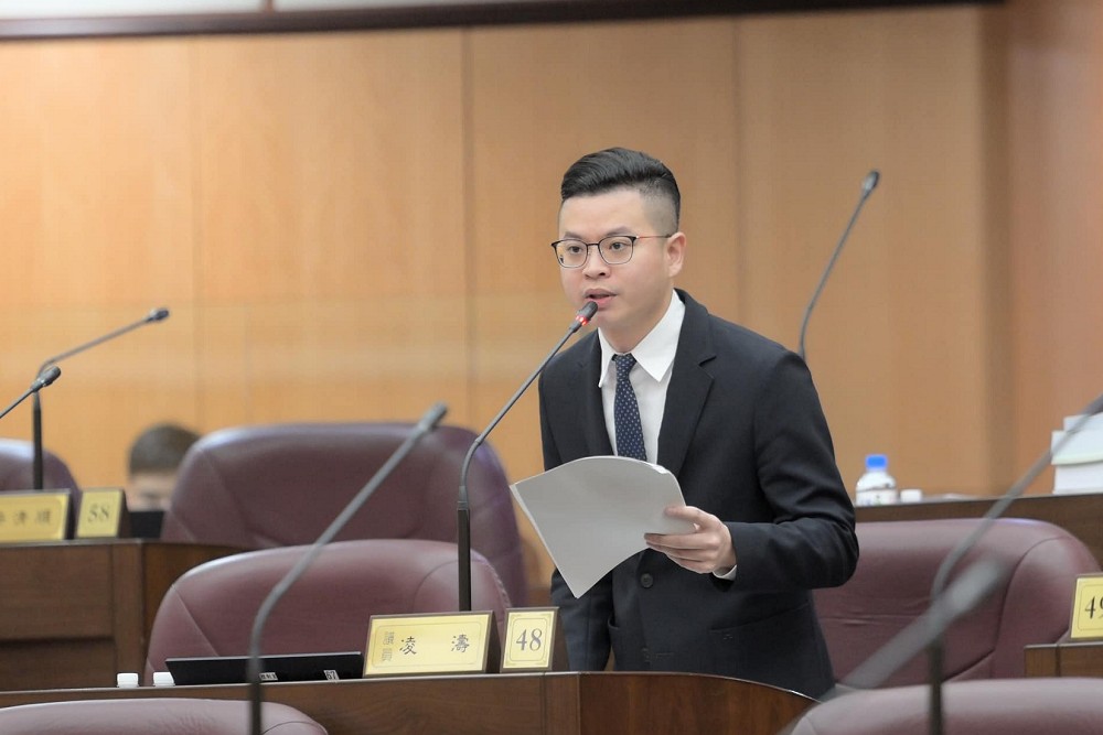 批總統官邸烤肉趴 凌濤:一邊喊窮、一邊宴會 240 批總統官邸烤肉趴 凌濤:一邊喊窮、一邊宴會 239