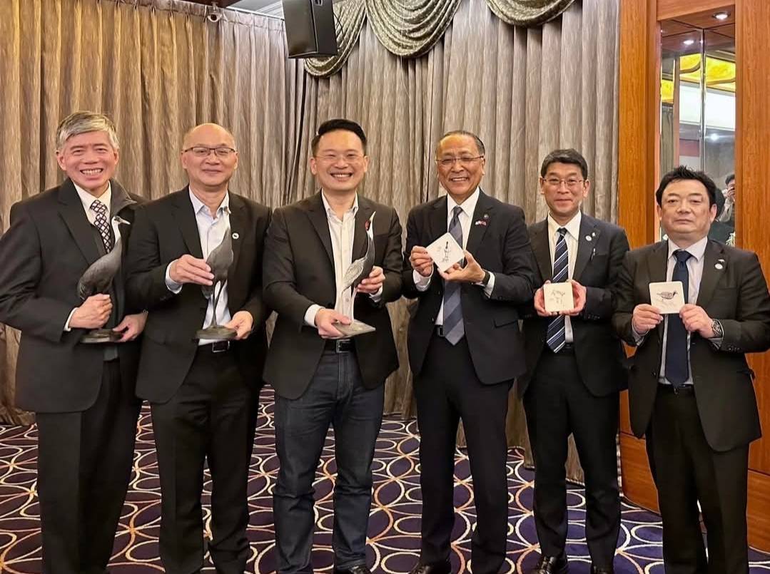 台日生態外交新亮點　蘇俊賓手繪候鳥杯墊促進城市交流   231