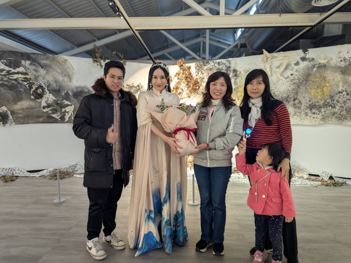桃園青年局力挺在地藝術家 鄭晴臻《未竟之境》畫展即起至3/2登場 71 S 78045219 0
