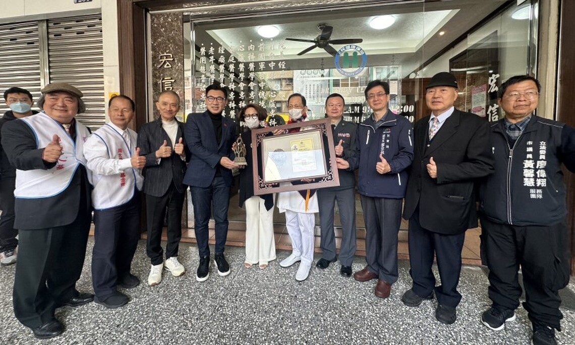 台中之光奇蹟醫師陳衛華 榮獲全球熱愛生命獎章