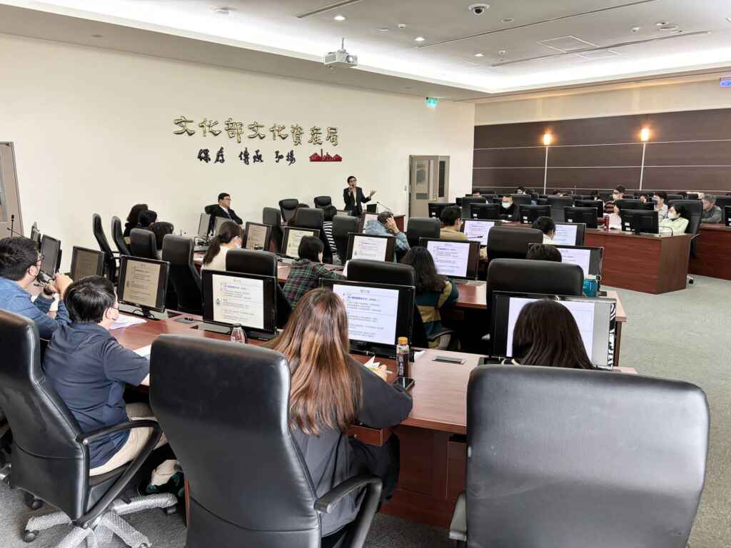 ▲「如何辦好勞務採購—以採購程序及實務研討」與會人員參訓情形。（文資局提供）