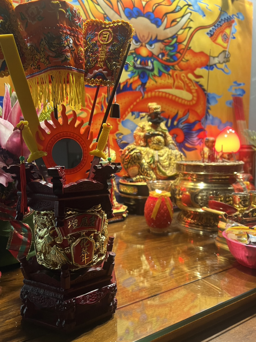 斗燈是相當重要的構件法器,習俗上的祝福自漢代起喻意深遠。(圖/台中靈應壇 提供)