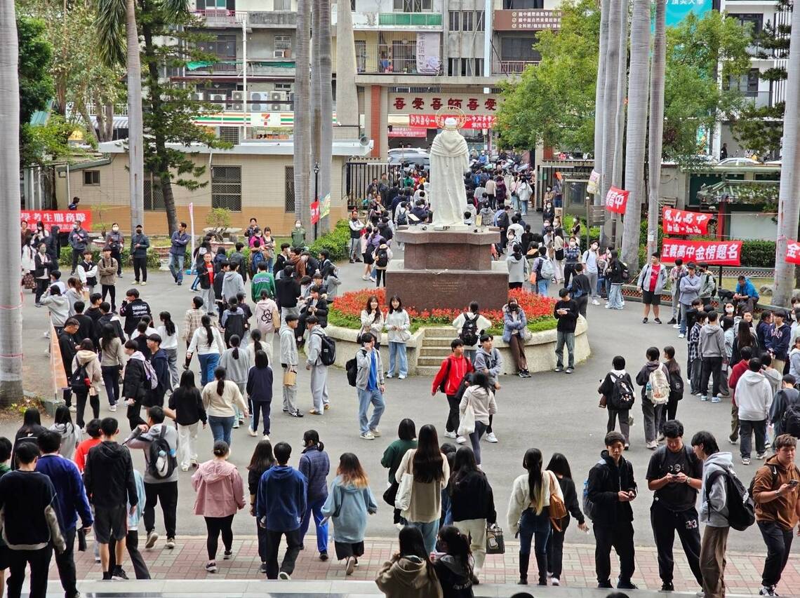 漾新聞|114年學測放榜 雄中11人四科滿級分 雄女4科59分5人 表現亮眼