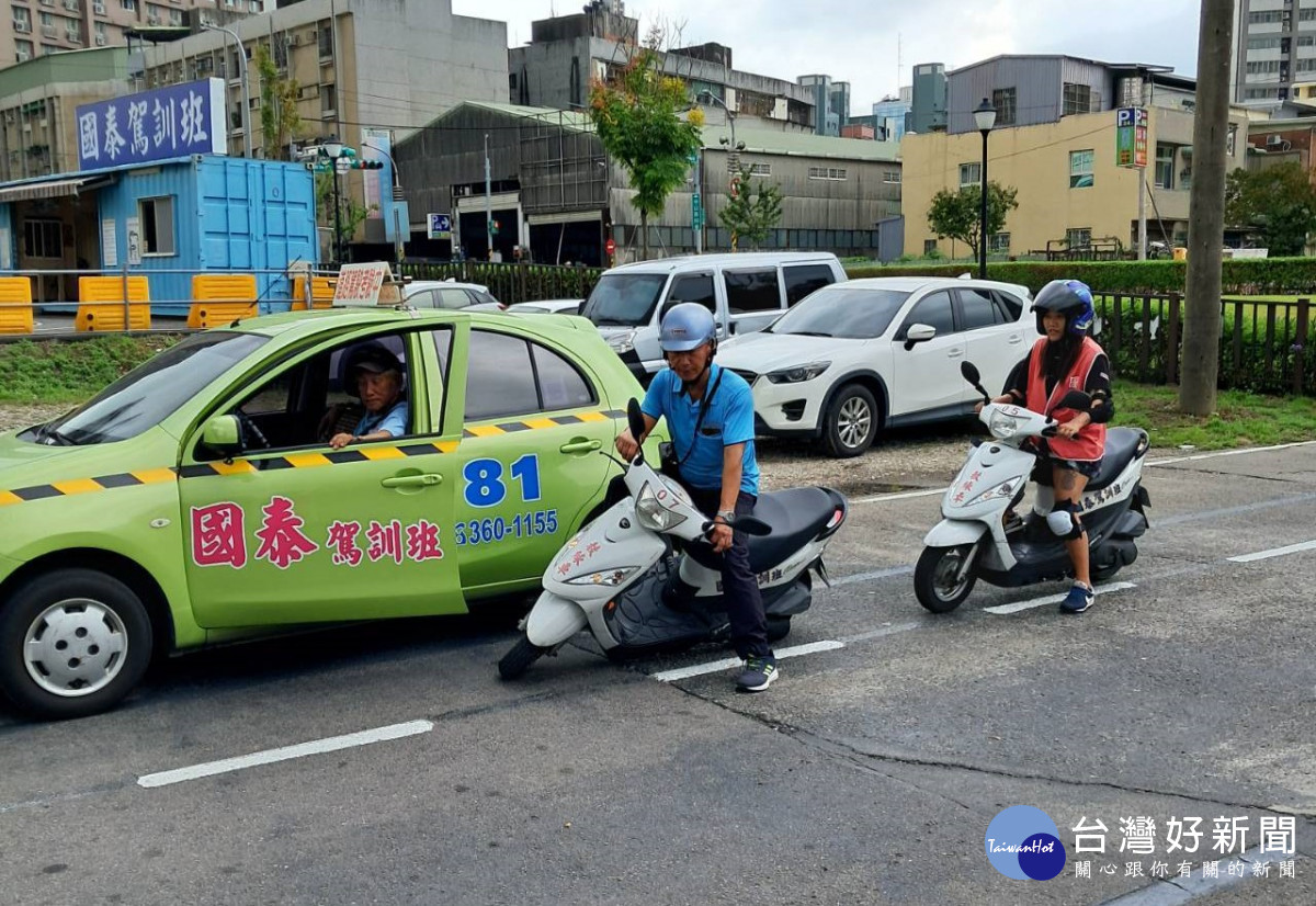桃園市限量全額補助機車駕訓，民眾快來報名。