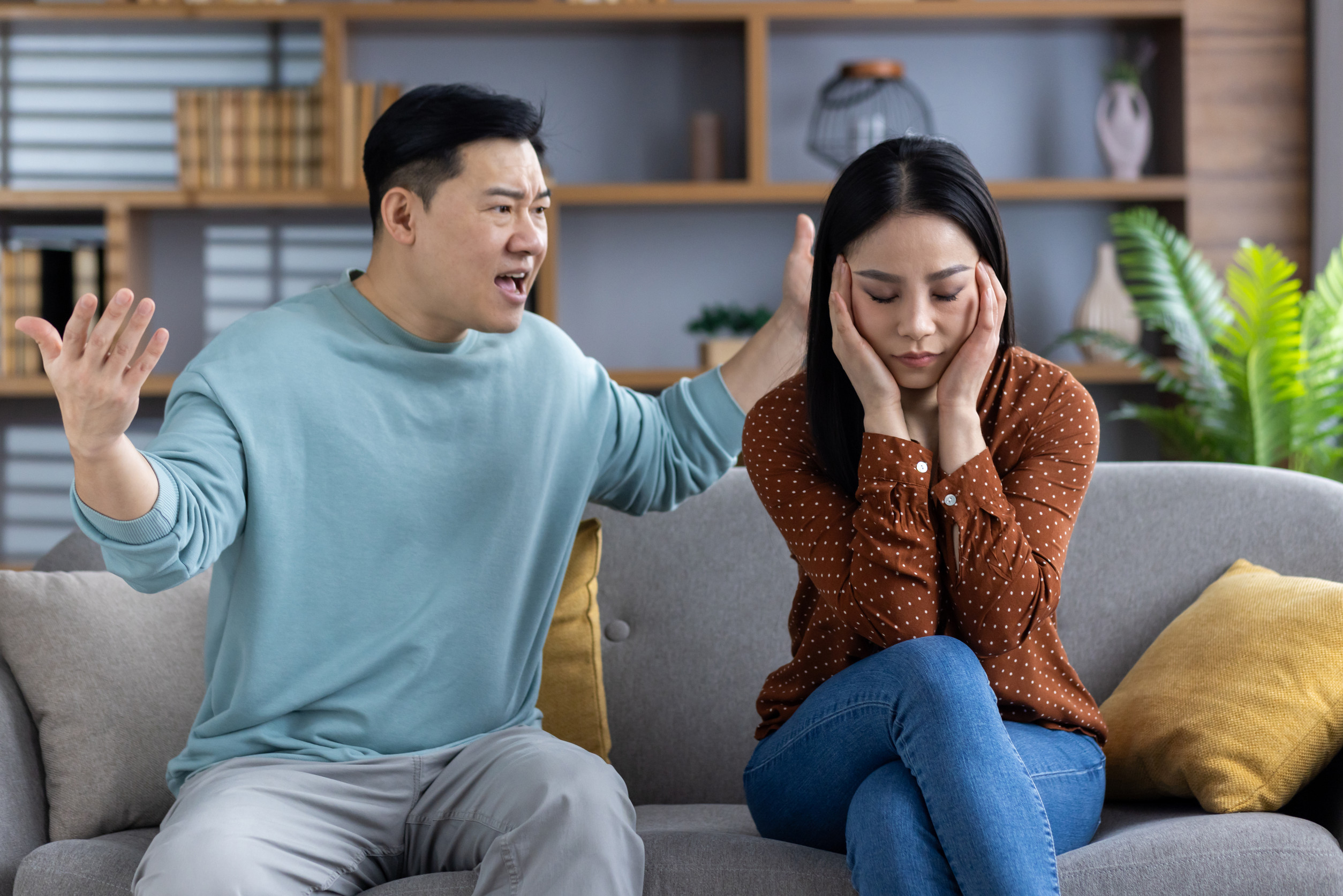 【莉亞夫人的會客室】夫妻兩人都外遇,妻子竟然想要挽回無愛婚姻,令人費解! 【莉亞夫人的會客室】夫妻兩人都外遇,妻子竟然想要挽回無愛婚姻,令人費解!