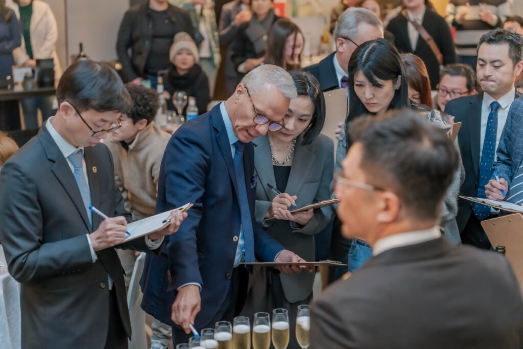 「2025台灣最佳侍酒師國手選拔賽」特邀國際侍酒大師João Pires擔任評審長,給予選手極具含金量的建議指導。