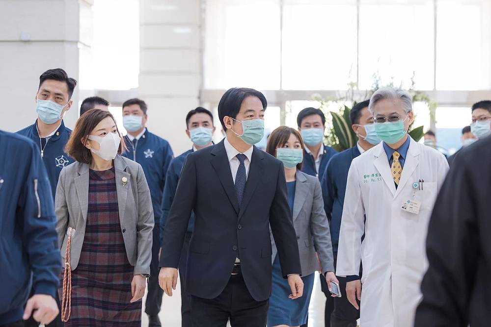 林靜儀嗆網友「你的小腦袋」惹議 卓榮泰:謹言慎行才是負責 230 林靜儀嗆網友「你的小腦袋」惹議 卓榮泰:謹言慎行才是負責 229