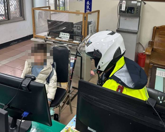 小一男童1原因害怕上學 大園警暖心安撫 59 331376 0