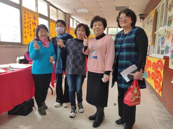 中壢樂齡學習中心開設多元課程 長輩展現學習熱忱 64 fs65f5