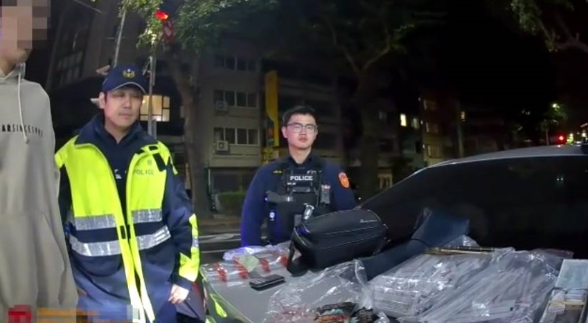 售毒販子將車違停路口       公益警查抄出大批毒品
