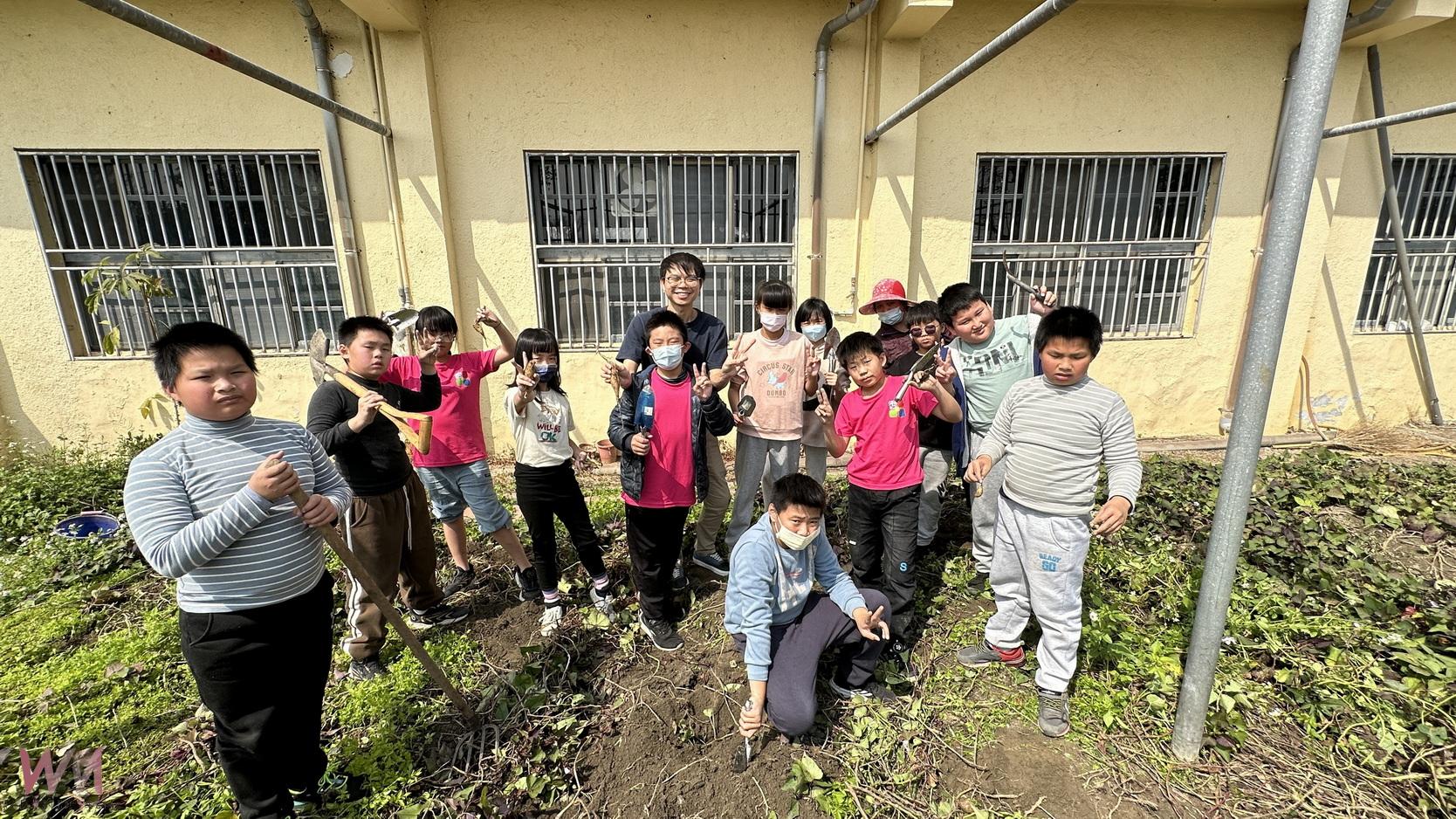 (有影片)/小朋友菜園種地瓜!二林香田國小五甲小朋友的地瓜故事 - https://www.watchmedia01.com