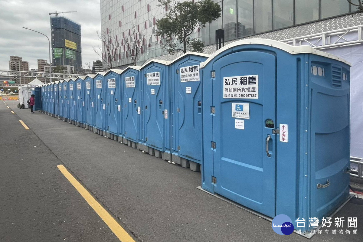 桃市府環保局首創無障礙貨櫃式廁所,乾淨有暖氣獲讚「真心舒適」。<br /><br />