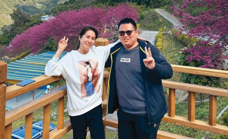 高金素梅和姪子高晉揚開心合照,但這張照片已找不到,因為高晉揚已封閉臉書。翻攝高晉揚臉書