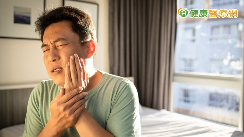 運動表現受限?醫師提醒:磨牙可能導致慢性疼痛與顳顎關節症候群!