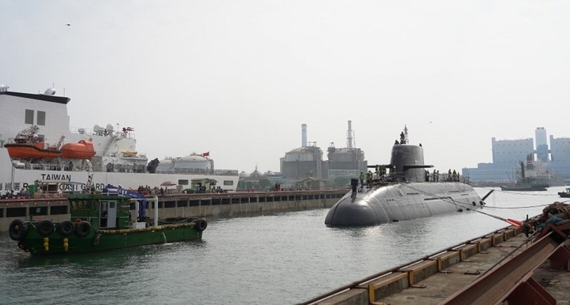 「海鯤軍艦」泊港測試正常進行 台船公司強調如期交艦