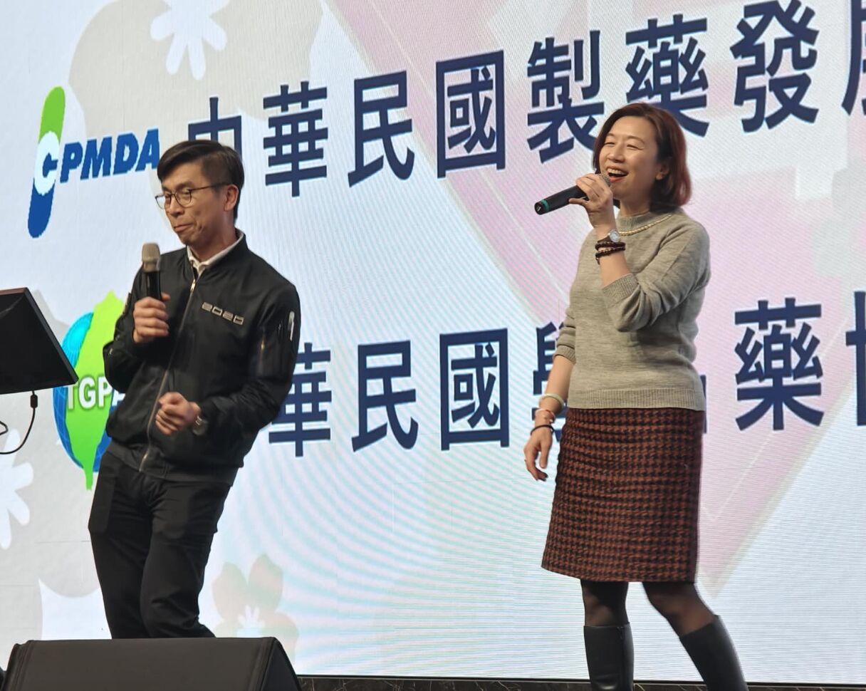 醫護忙翻時「春酒拿麥嗨唱」 林靜儀怒回:政治操作!我是工作所需 224 醫護忙翻時「春酒拿麥嗨唱」 林靜儀怒回:政治操作!我是工作所需 223
