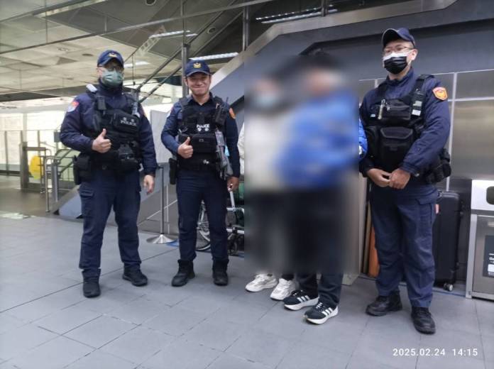 聽障兒錯過列車與母走散 桃園捷警隊火速助團圓 60 872548