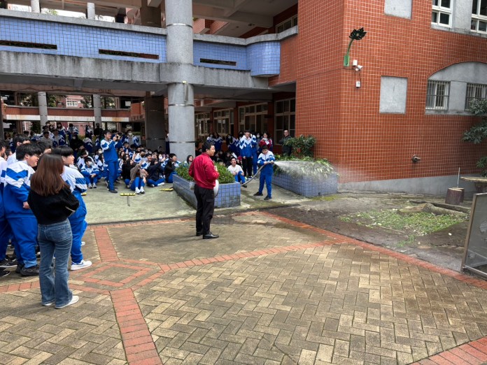 青埔消防分隊前進中大壢中 趣味闖關強化師生防災技能 62 S 253034506 0