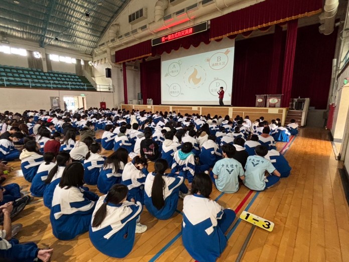 青埔消防分隊前進中大壢中 趣味闖關強化師生防災技能 63 S 28975114 0