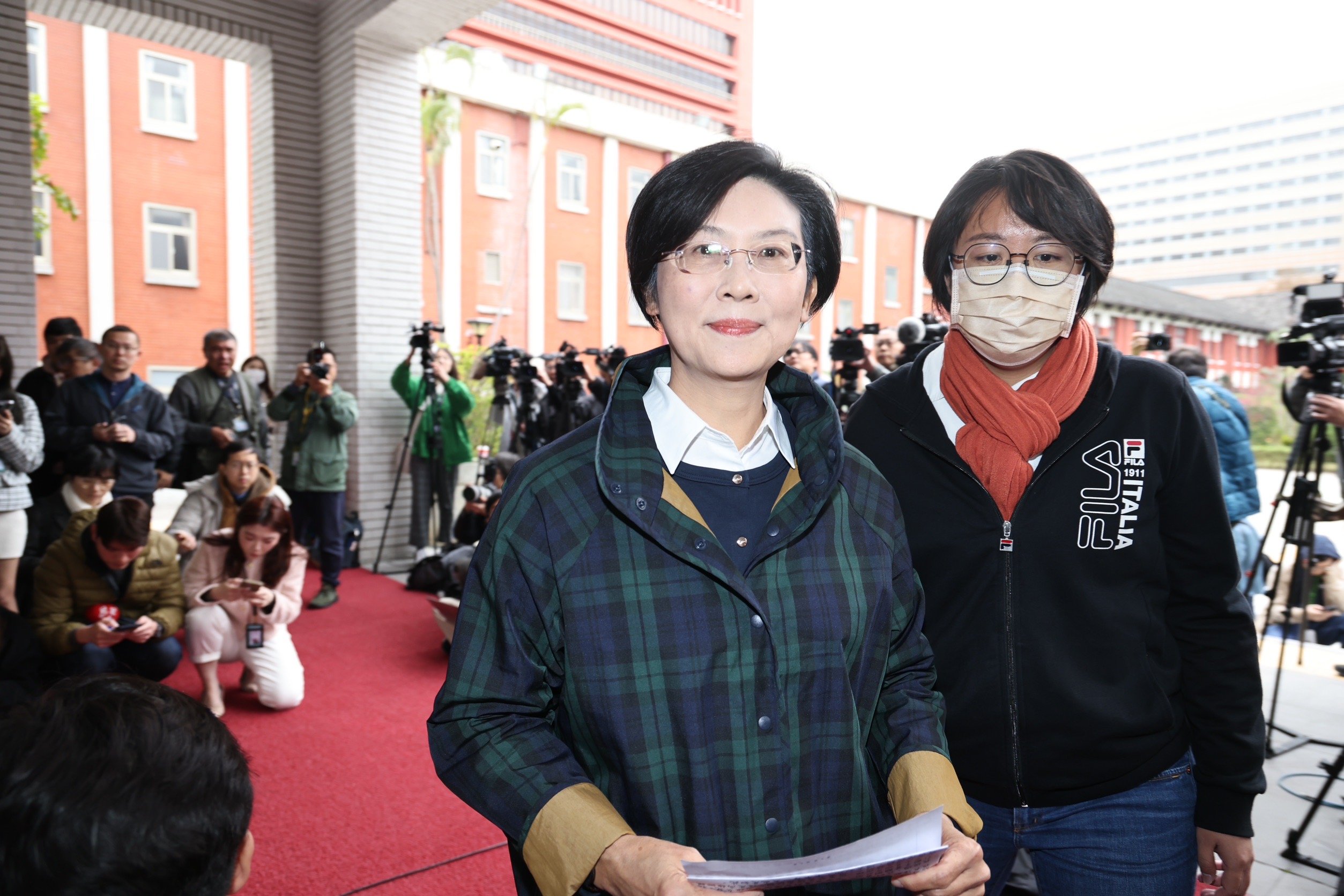 林岱樺(左)、陳怡君涉助理費案,民進黨廉政會全票通過立案調查。資料照片/林啟弘攝
