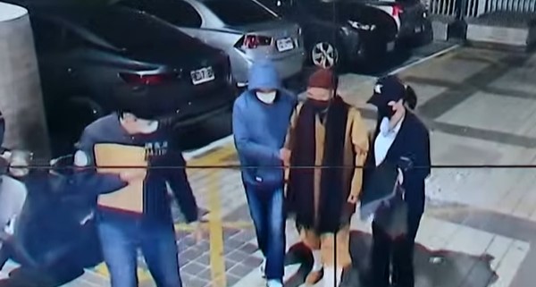 ▲圖:住持釋煌智訊後聲押,裁定羈押禁見。(翻攝台視畫面)