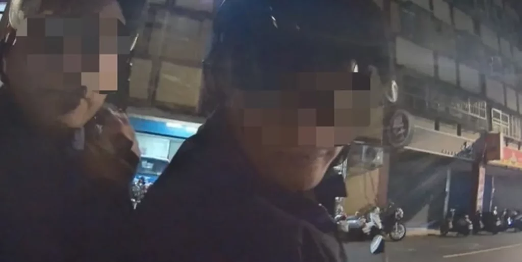 林姓男子因排氣管聲音太大聲,引起樹林警分局巡邏員警注意而攔查