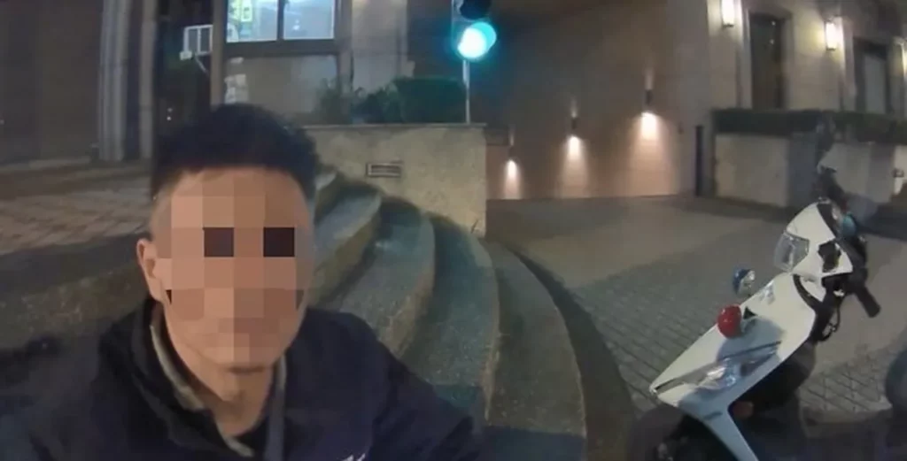 林姓男子因排氣管聲音太大聲,引起樹林警分局巡邏員警注意而攔查