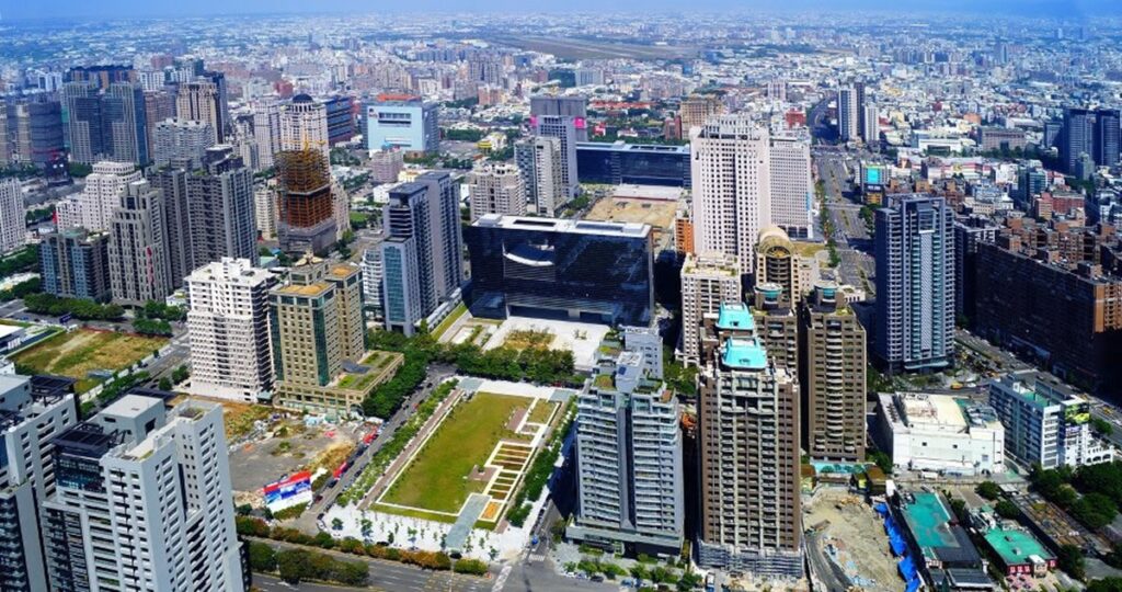 台中在高科技產業與城市數位轉型上的神速發展,加上完善的高等教育生態圈,讓新生代不再以北飄為唯一目標。(圖片引用自台中市政府)