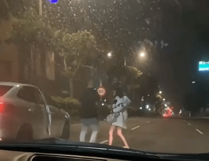 疑情侶吵架女友負氣站馬路中 恐挨罰500元 56 hdete