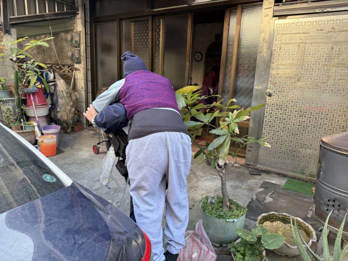 7旬失智翁迷路只記得1件事 壢警助其與老伴團圓 55 S 12353603 0 scaled