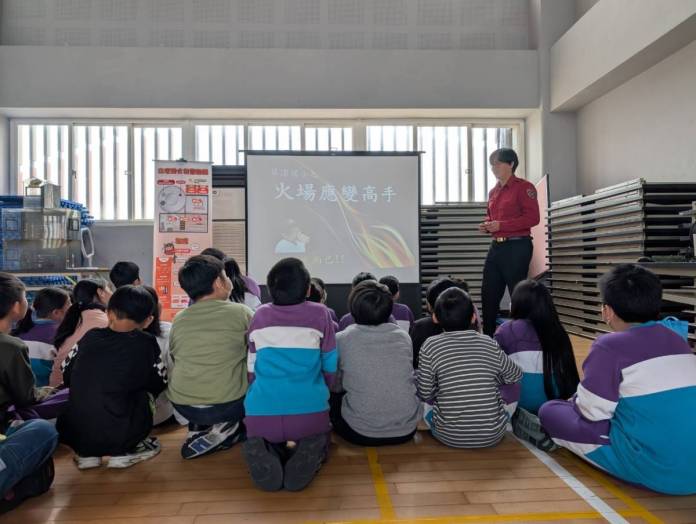 桃消草漯分隊開設防災宣導站 培養學童自救技巧 61 1030261 0