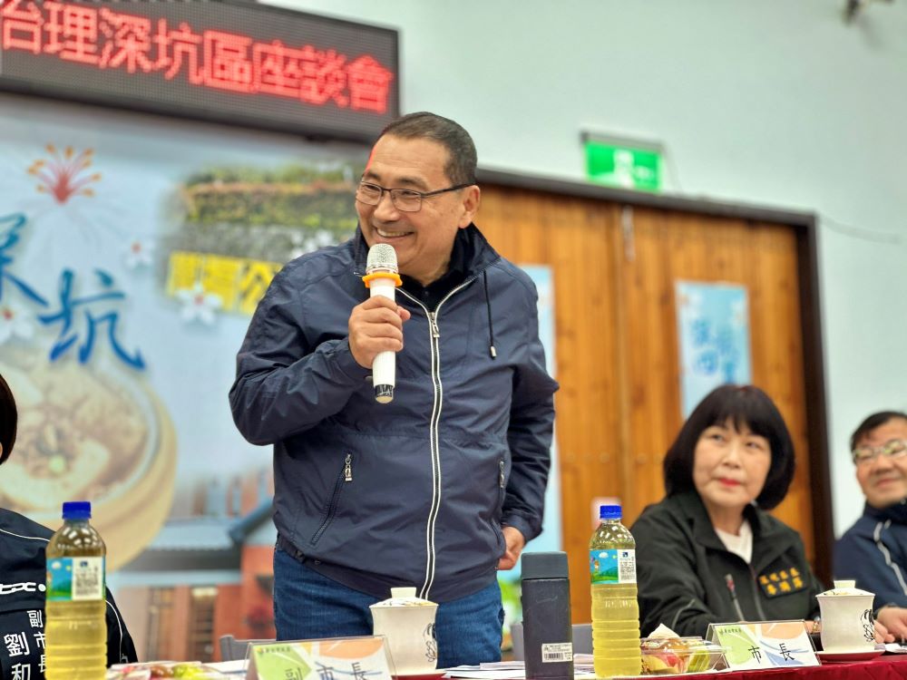 《圖說》侯友宜於深坑表示,強化軌道與觀光建設 升級深坑發展。〈民政局提供〉