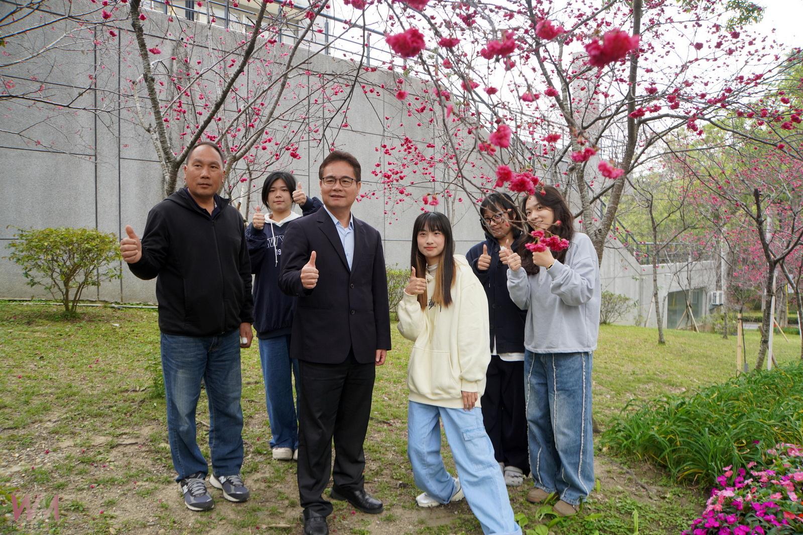 (有影片)/春風拂櫻 大葉大學千株櫻花盛開 228連假邀民眾共賞浪漫花海 - https://www.watchmedia01.com
