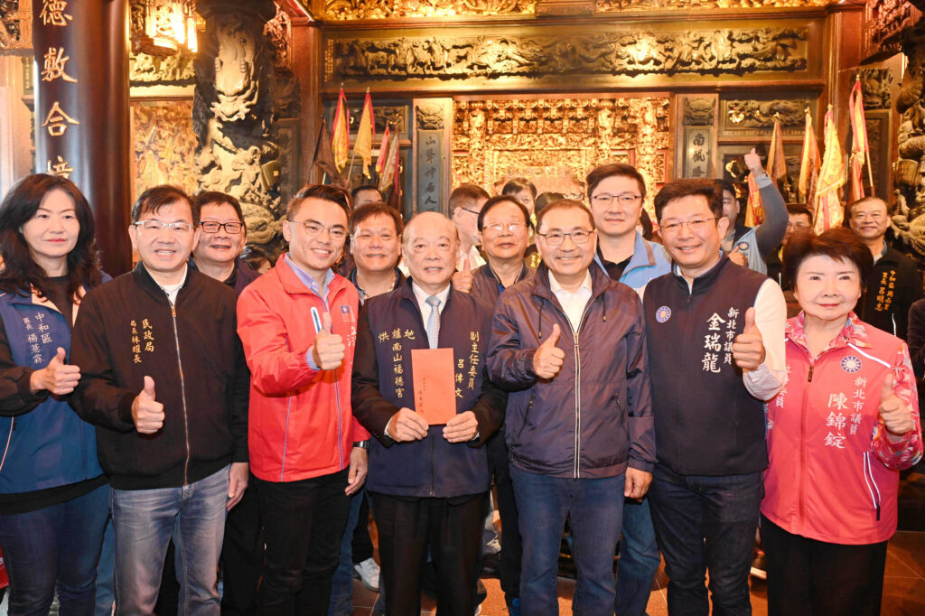 福德正神聖誕千秋暖壽參拜 侯友宜祈求市政順利、社會祥和