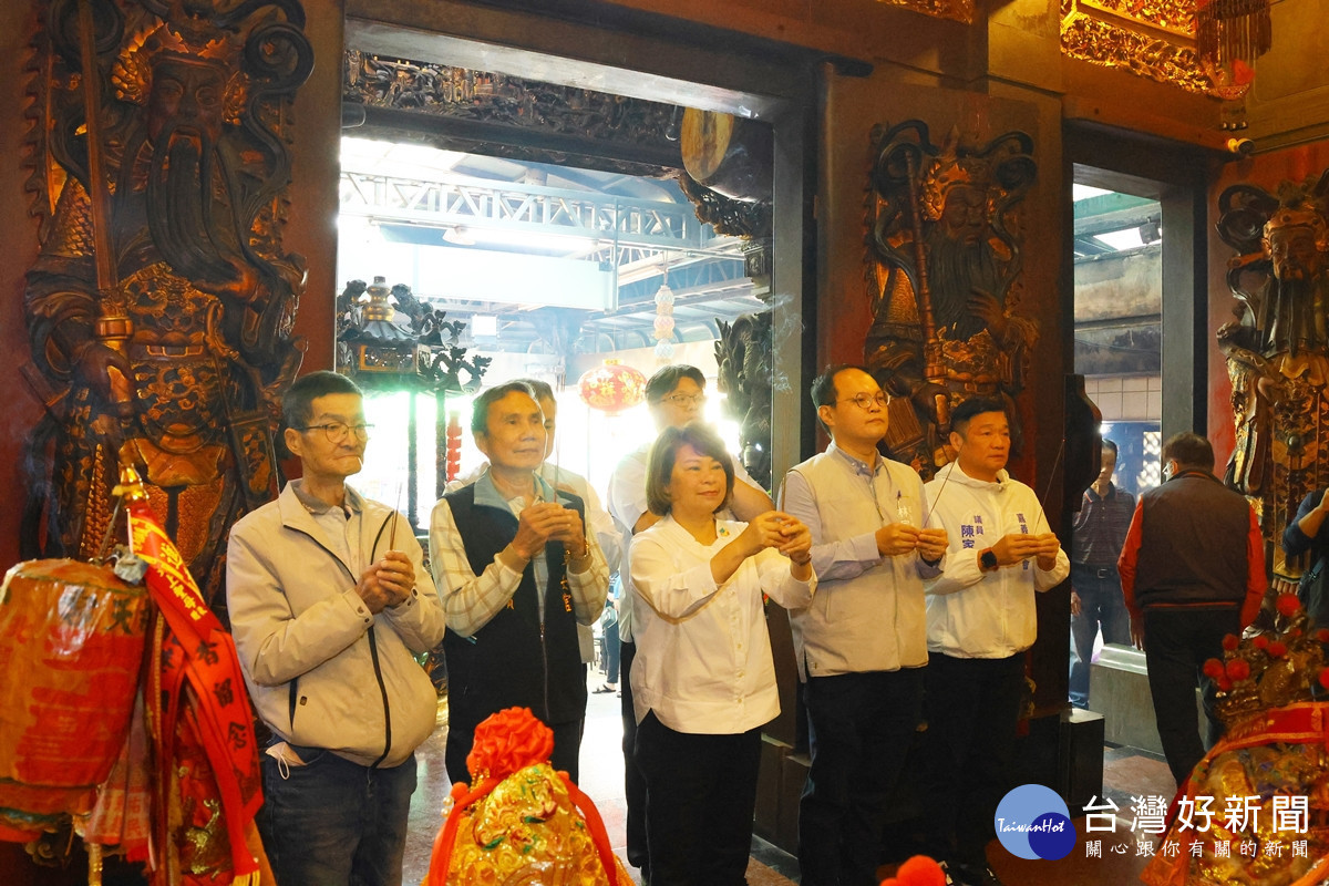 嘉義市長黃敏惠到東安宮參拜/嘉義市府提供