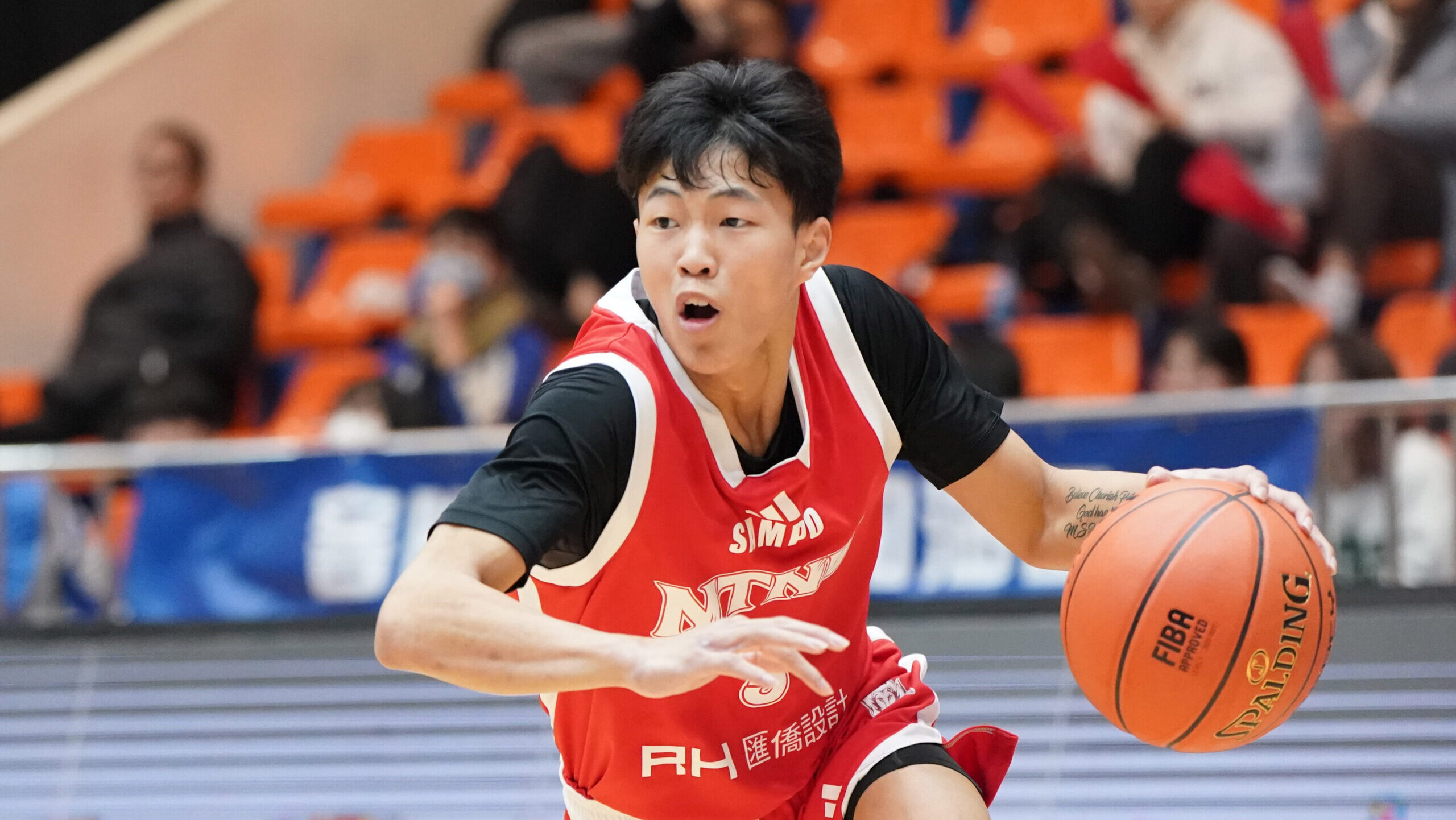 《富邦人壽UBA》莊杰閎關鍵一抄奠定勝利 學長學弟相輔相成