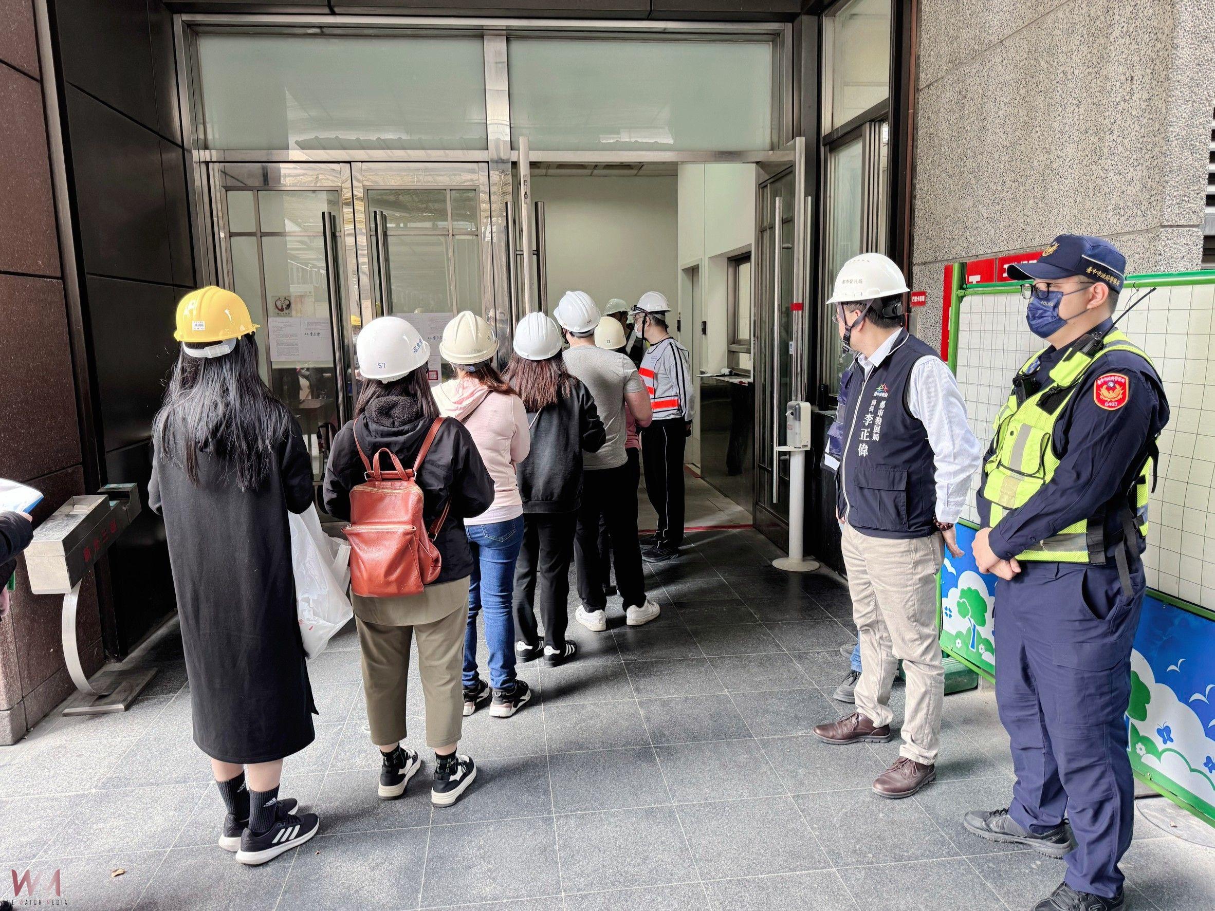 新光三越首日開放百貨人員暫時進出取物 中市都發局視察安全防護:貫徹督導責任 - https://www.watchmedia01.com