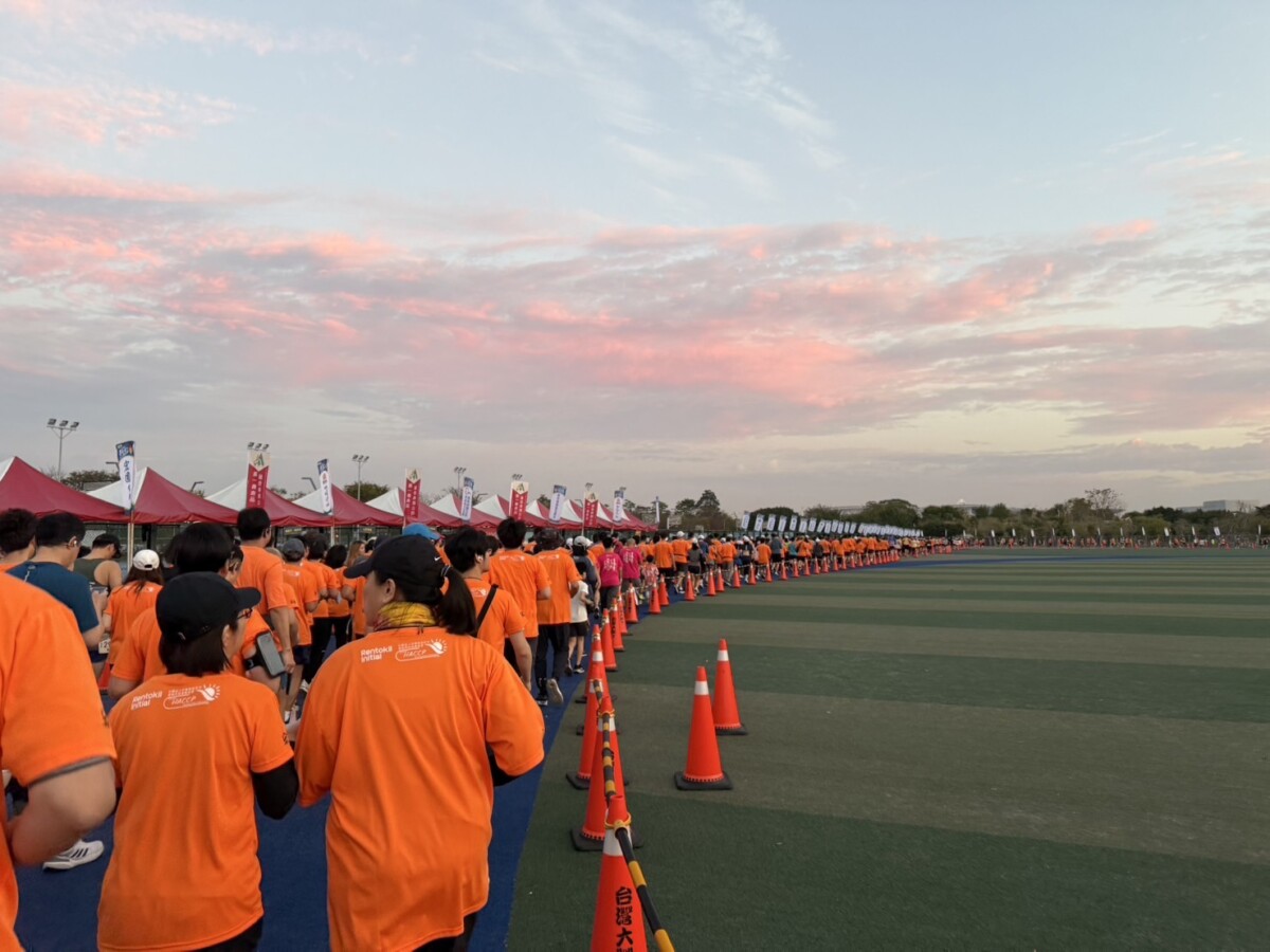 ▲首屆食安盃於中央球場開跑，也是首場於此起跑的全馬賽事。(圖/記者顏淑娟翻攝)