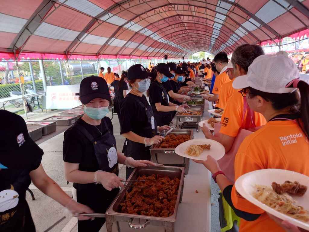 賽事終點設有「食安美食 Buffet」，由知名主廚阿勝師掌廚，使用CAS 優良農產，讓跑者能量滿滿