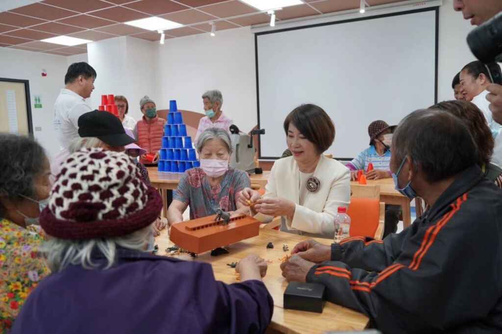 ▲屏東縣長周春米表示，車城新衛生所的落成啟用，除延續醫療門診與公共衛生服務，更盼成為偏鄉衛生所改建的重要示範點。（屏東縣衛生局提供）