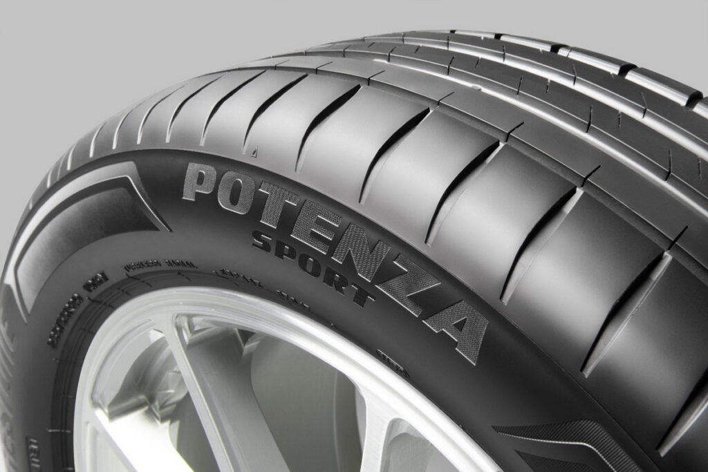 普利司通輪胎為保時捷 Macan Electric 與新世代 Panamera 打造專屬 Potenza Sport 高性能輪胎（圖／普利司通輪胎提供）